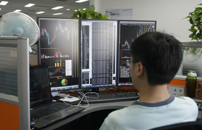 行业用户首选 三星商用显示器在金融软件研发服务中的全解析